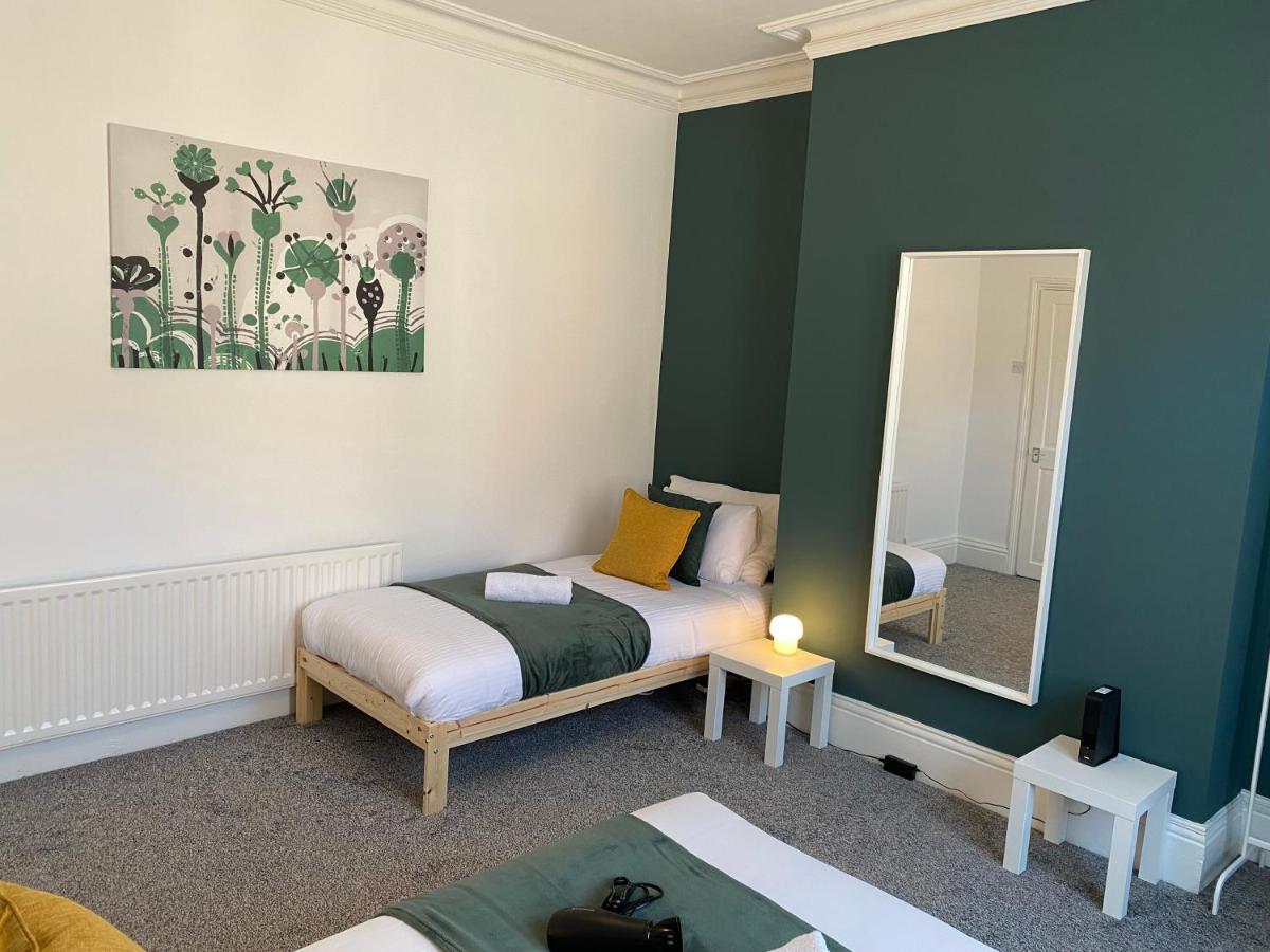 Kitchener - Wonderful 2-Bedroom Apt Sleeps 5 Free Parking Free Wifi Gateshead Dış mekan fotoğraf