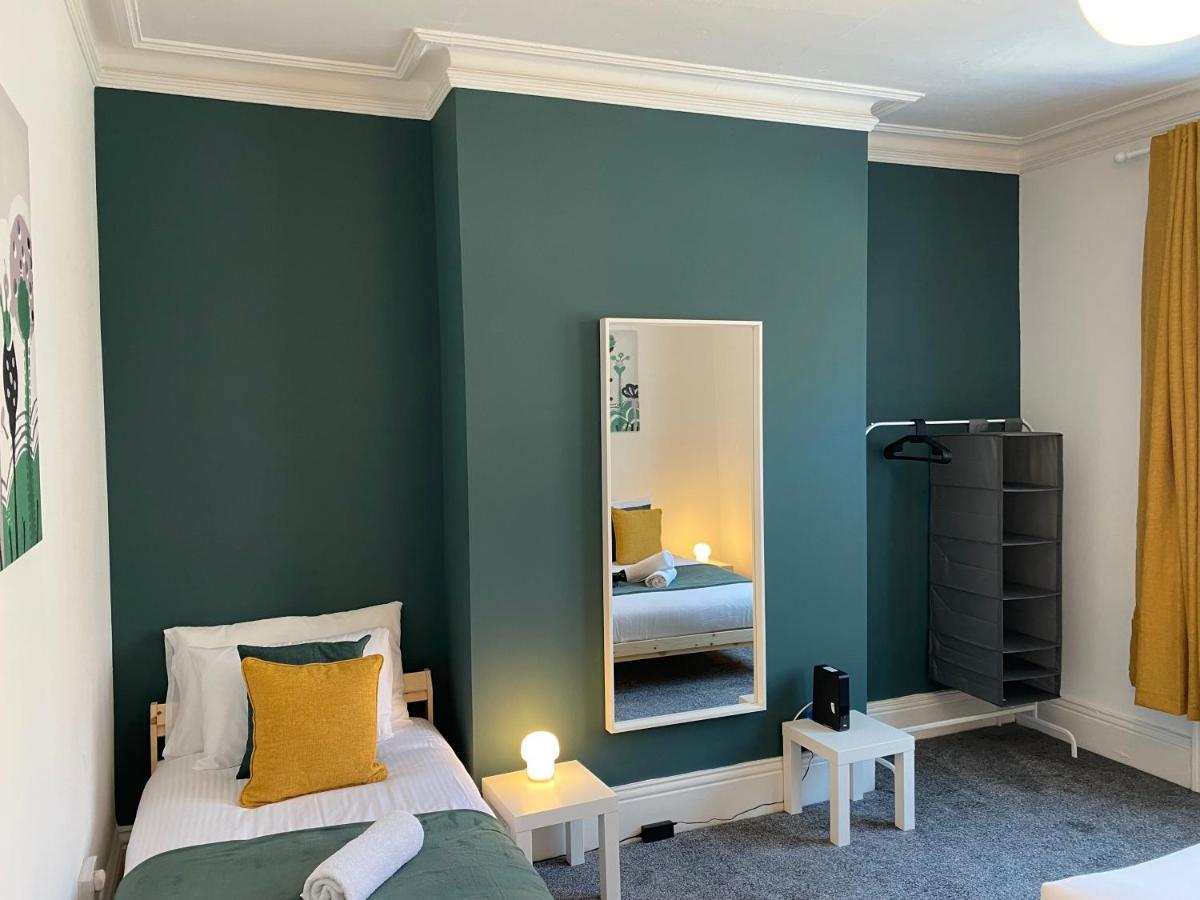 Kitchener - Wonderful 2-Bedroom Apt Sleeps 5 Free Parking Free Wifi Gateshead Dış mekan fotoğraf