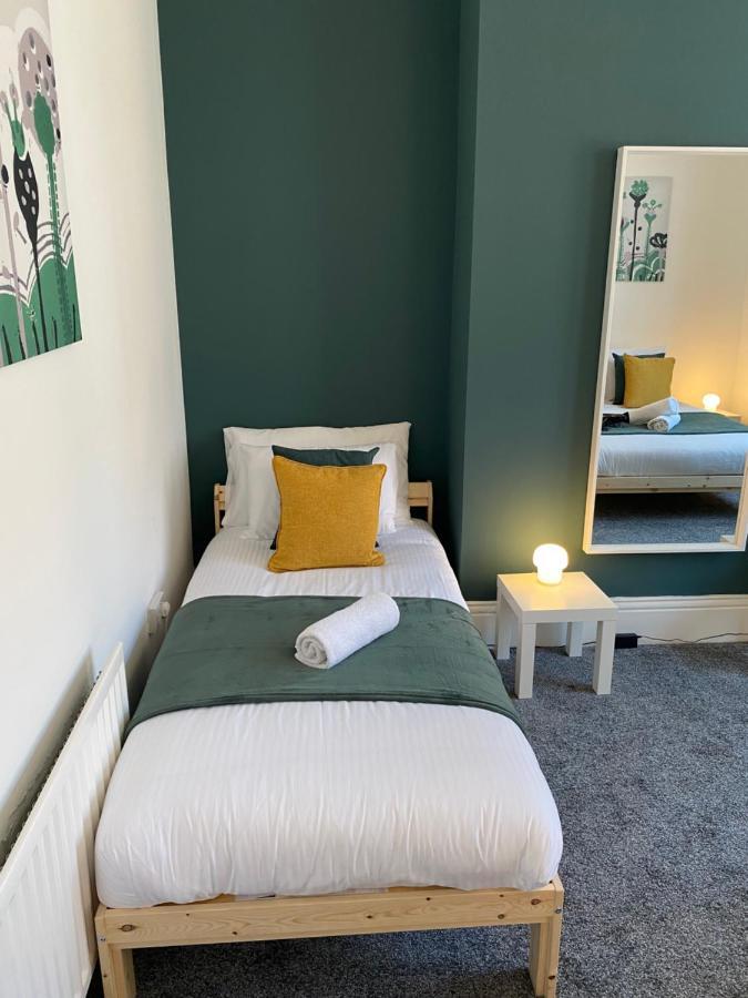 Kitchener - Wonderful 2-Bedroom Apt Sleeps 5 Free Parking Free Wifi Gateshead Dış mekan fotoğraf