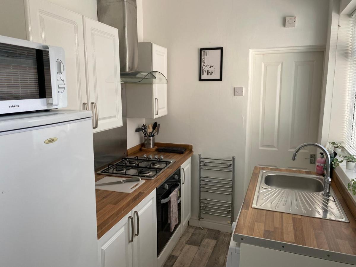 Kitchener - Wonderful 2-Bedroom Apt Sleeps 5 Free Parking Free Wifi Gateshead Dış mekan fotoğraf